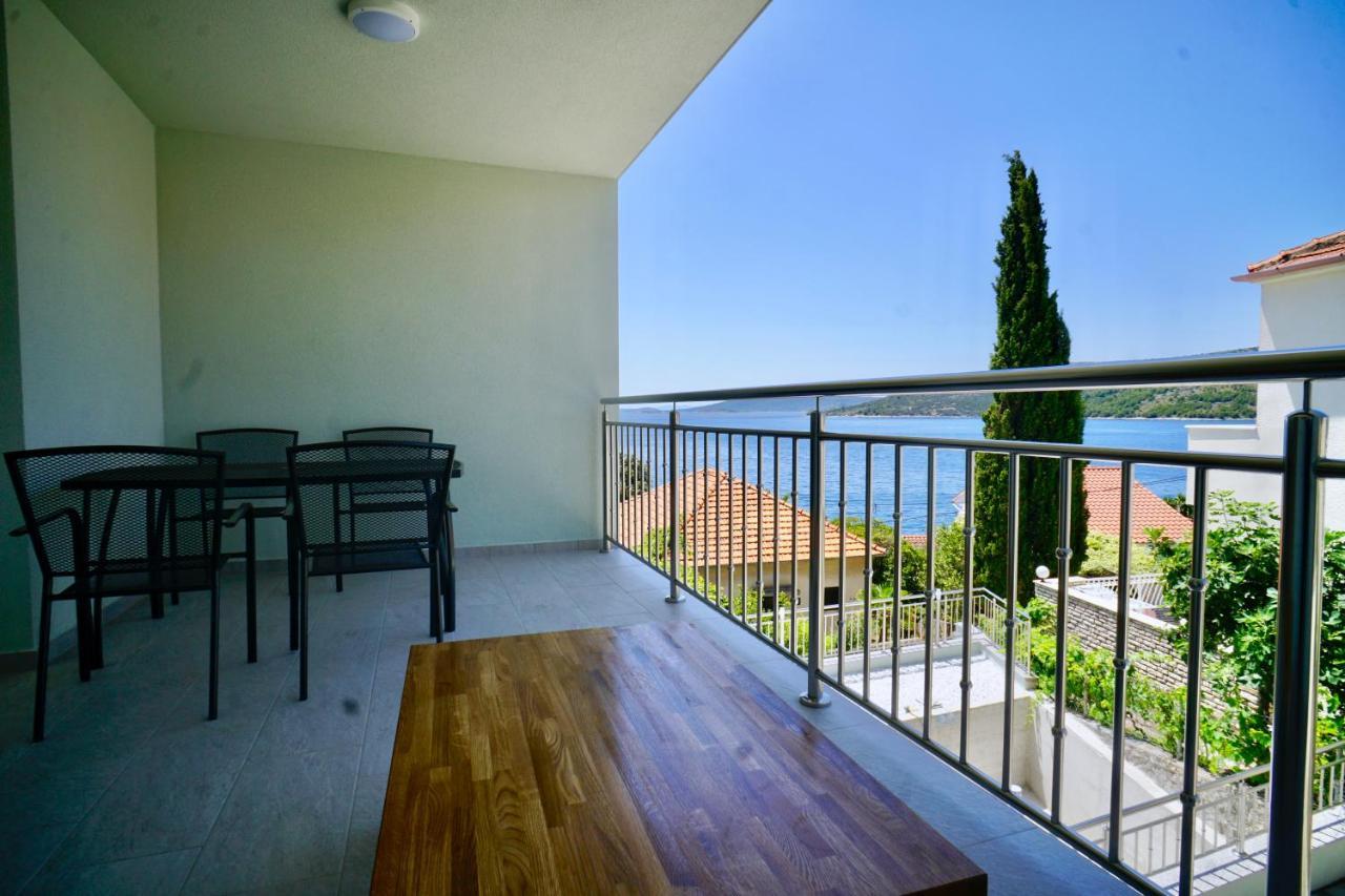 Trogir-Luxury Villa Sapphirus Seget Vranjica Exterior photo